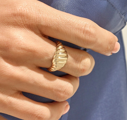 Ylenna Gold Croissant Ring