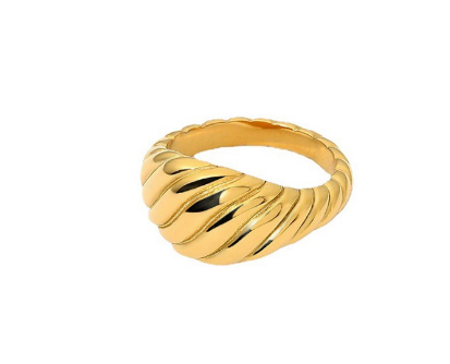 Ylenna Gold Croissant Ring