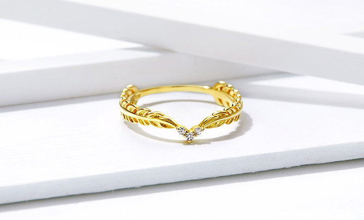 Olive Leaf Ring in Gold