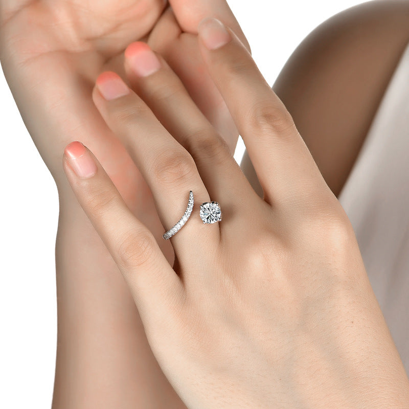 Platinum Mosang Diamond Small Design Ring