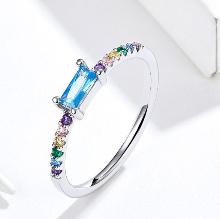 Stylish Minimalist Platinum-Plated Silver Ring