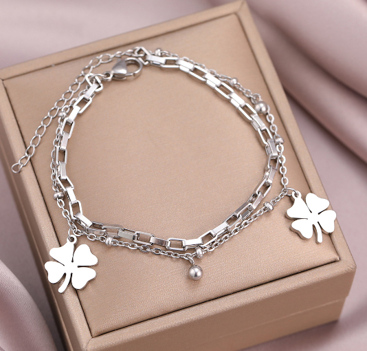 Lucky Clover Pendant Titanium Steel Bracelet