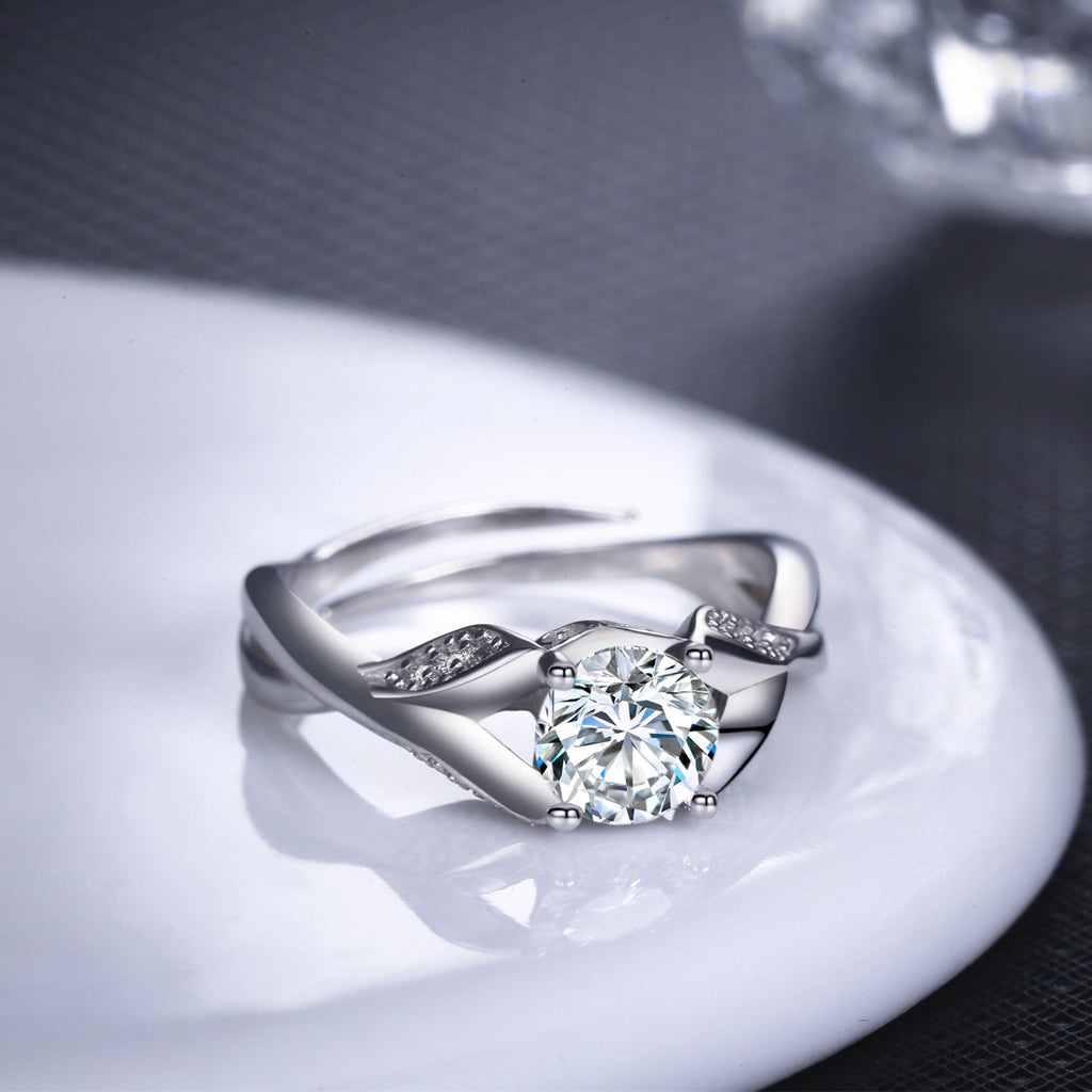 White Gold-Plated Vintage Ring with Zircon Stones