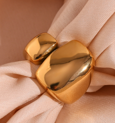 Janine Gold Ring
