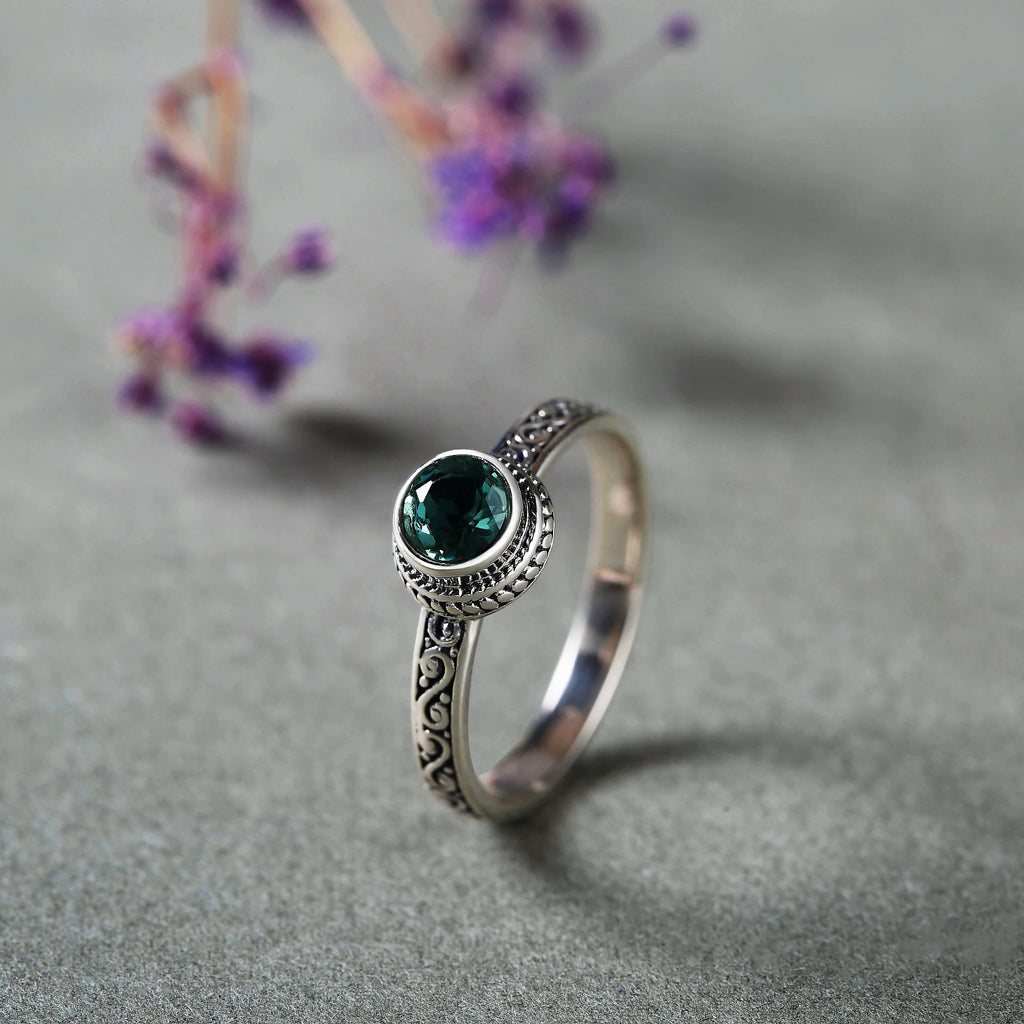 S925 Silver Vintage Ring with Round Green Crystal