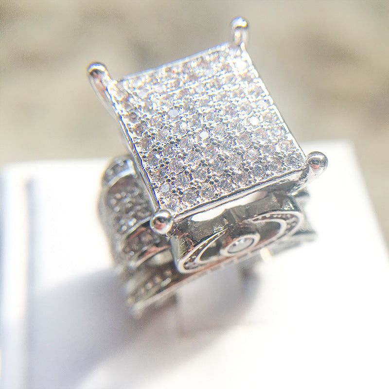 Luxury Platinum-Plated Hollow Ring with Rhinestones