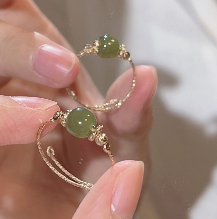 Light Luxury Vintage Ring with Special Interest Design