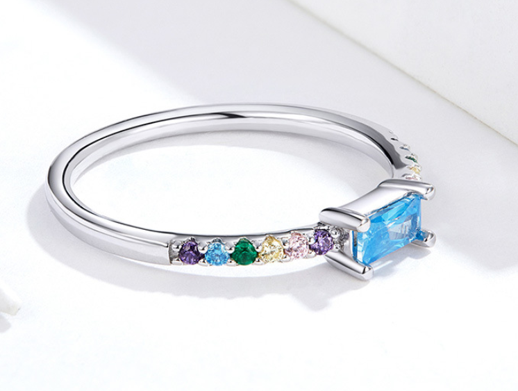 Stylish Minimalist Platinum-Plated Silver Ring