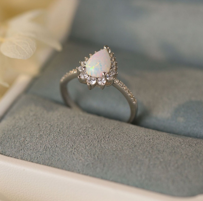 S925 Sterling Silver Platinum Drop-Shaped Ring