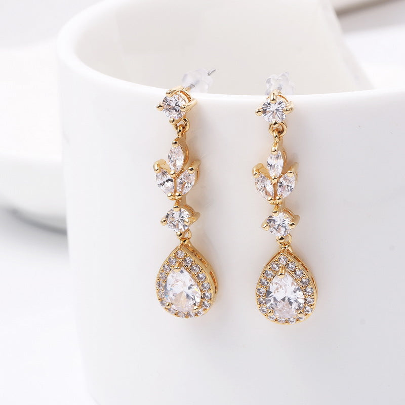 Fashionable Crystal Drop Zircon Earrings in Platinum