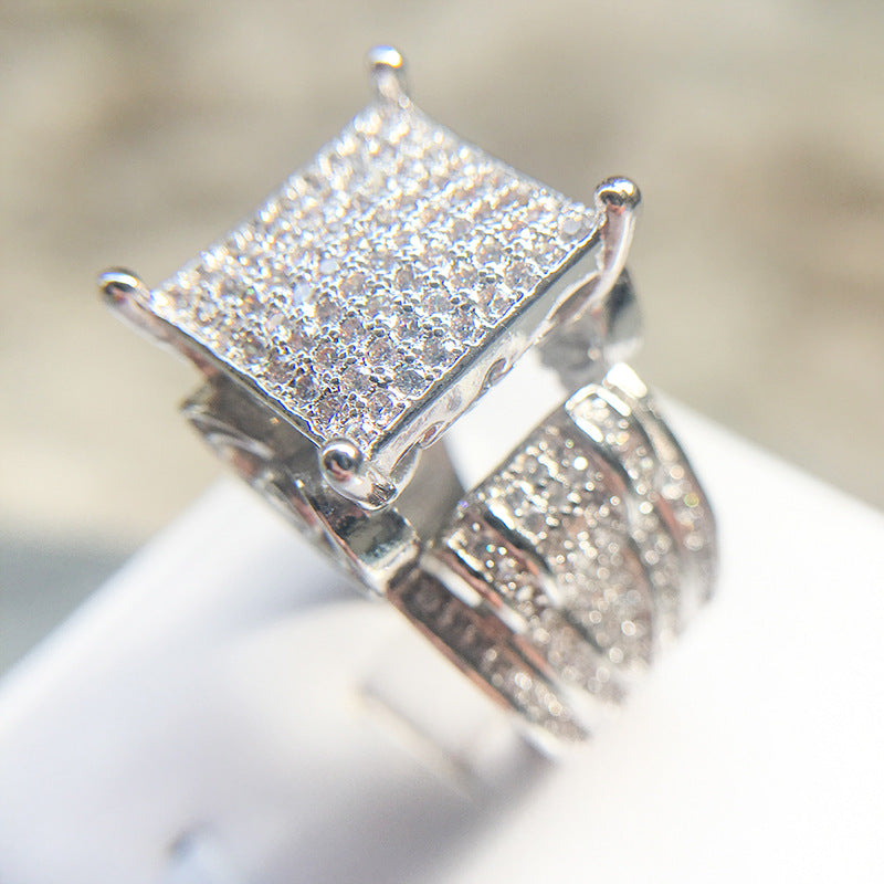 Luxury Platinum-Plated Hollow Ring with Rhinestones