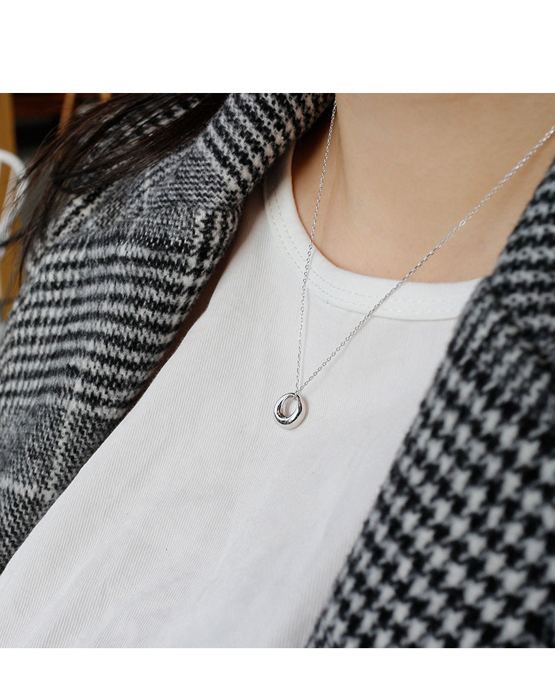 Minimalist Silver Pendant Necklace with Circle Charm