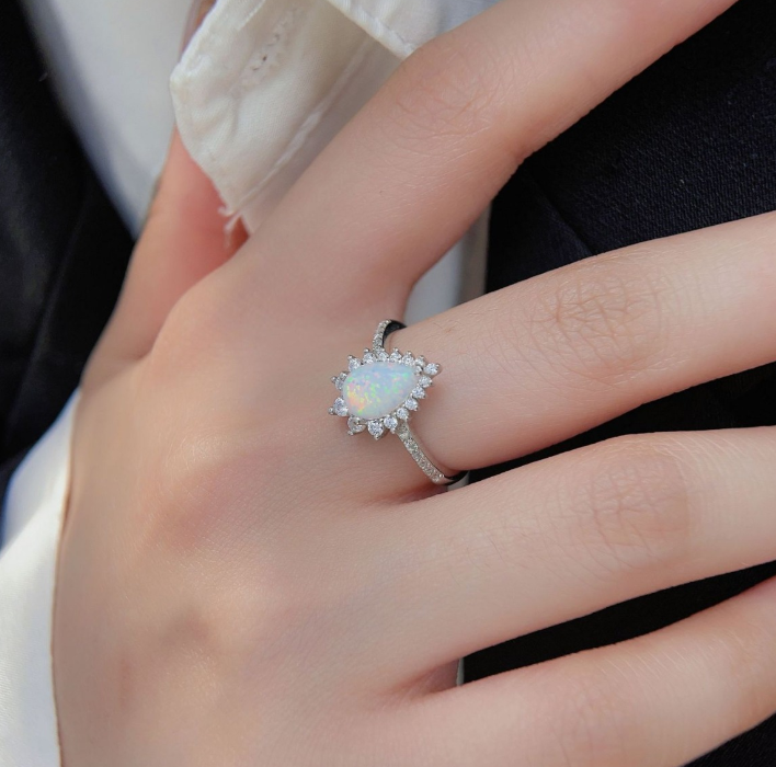 S925 Sterling Silver Platinum Drop-Shaped Ring